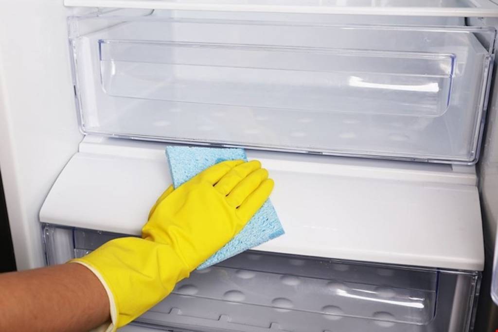 Fridge leaking inside freezer fixes